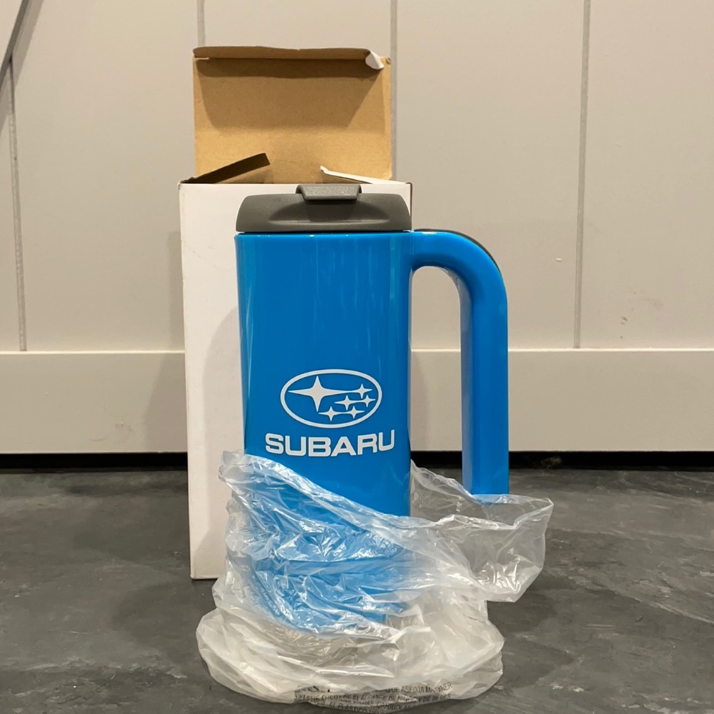 SUBARU Travel Mug Double Wall Insulated 16.9oz Lid Stainless Base Atlas